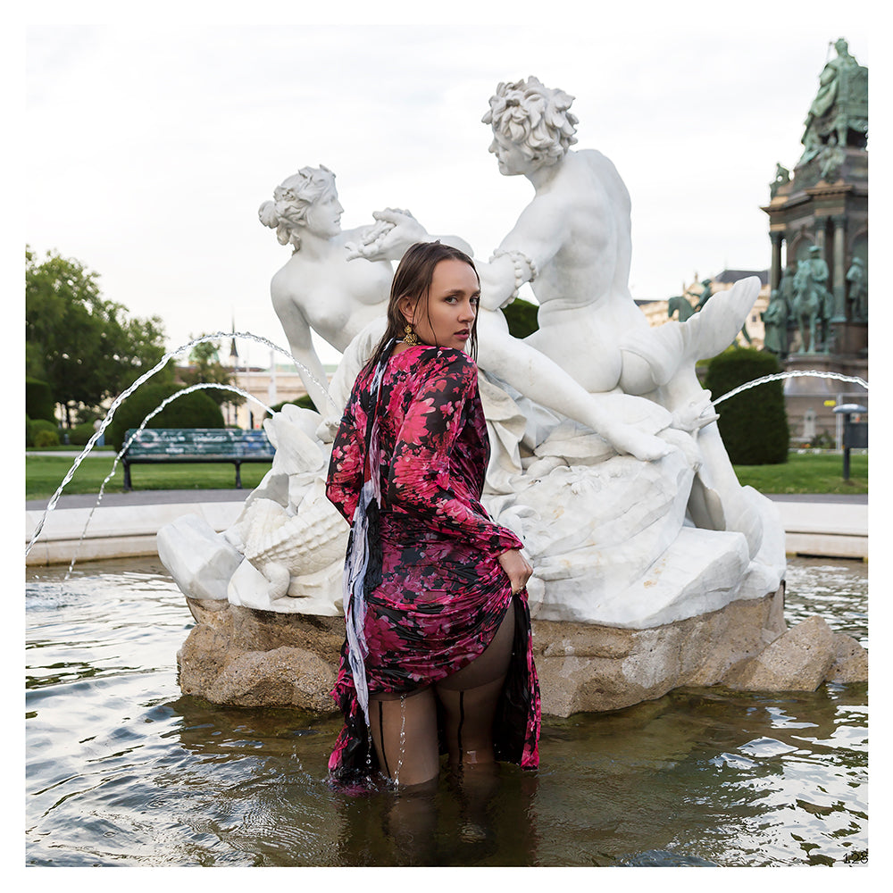 1- LOOK AT ME (second publication with wet fashion photos)