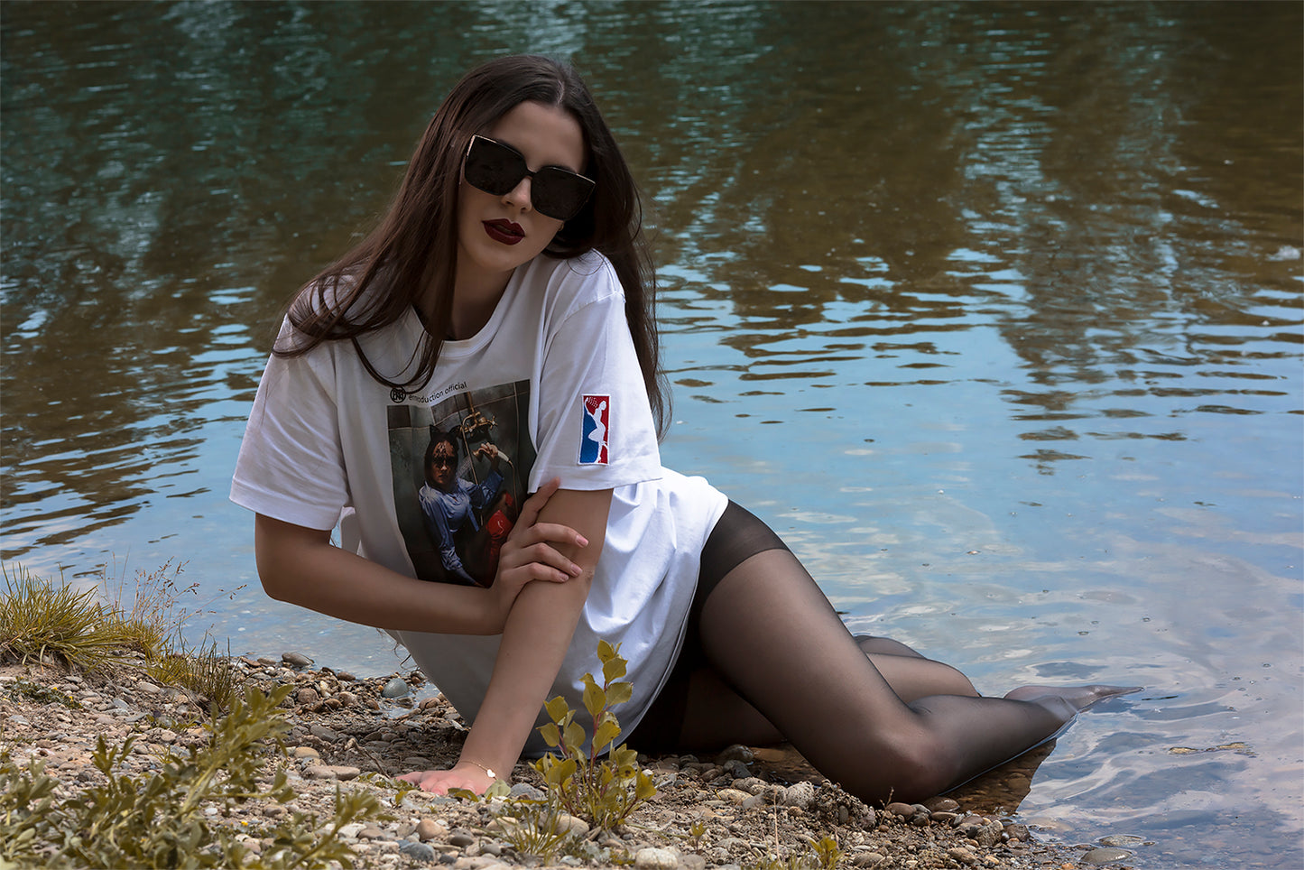 a NEW T-SHIRT          first generation ,,INSTAGRAM,,