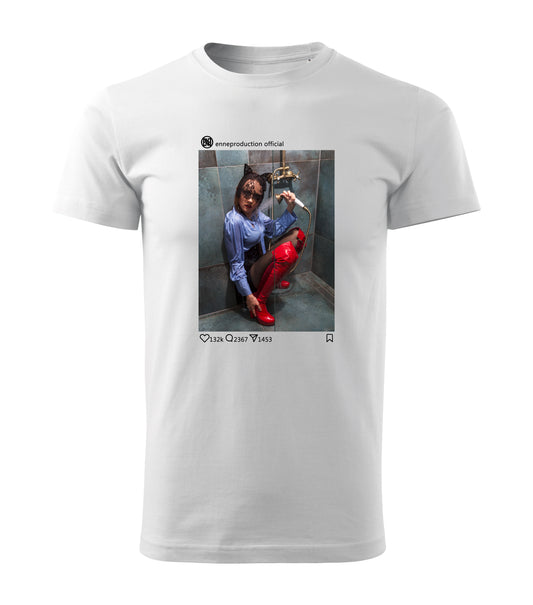 a NEW T-SHIRT          first generation ,,INSTAGRAM,,